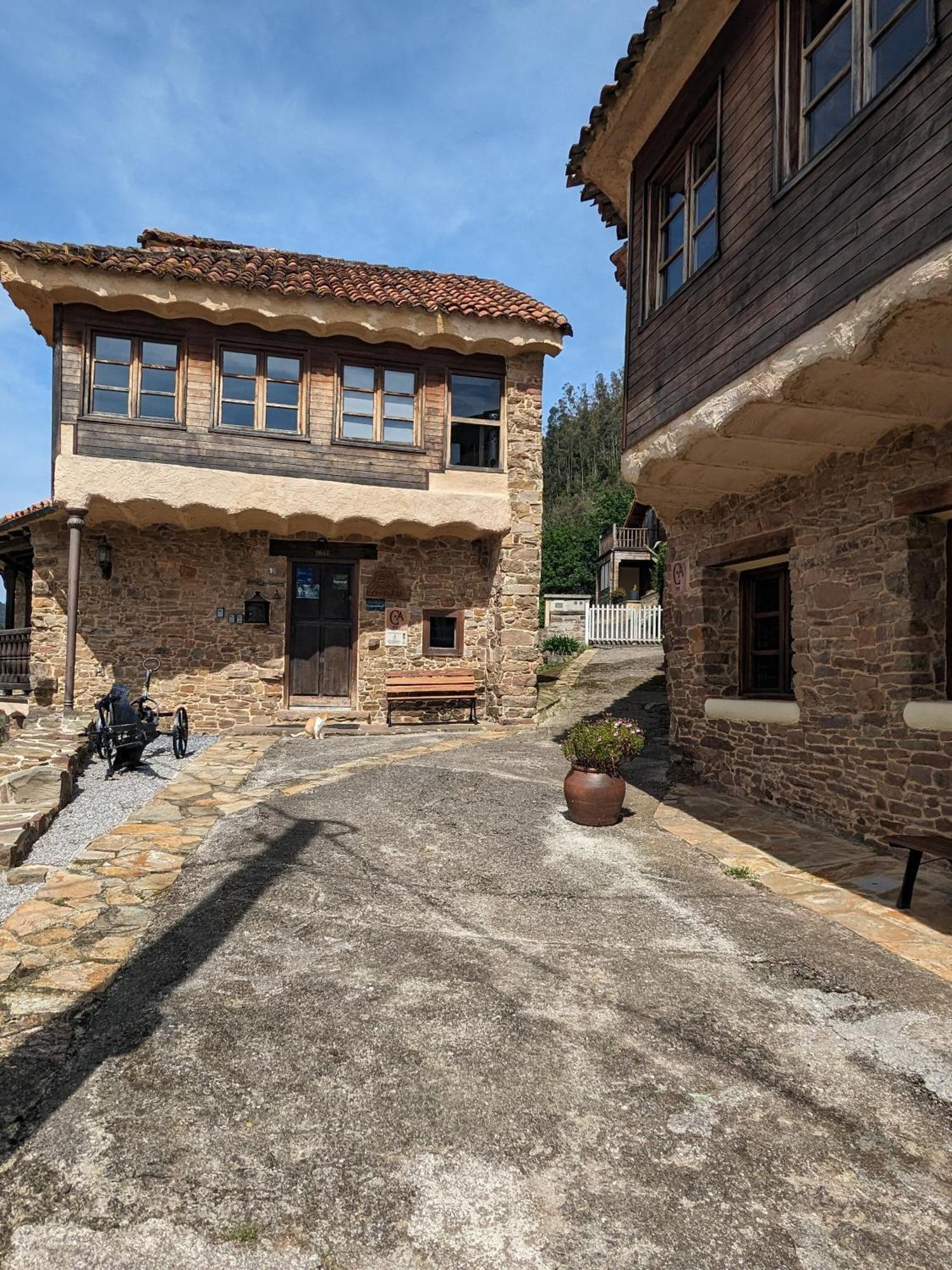 Las Casas De Isu Villaviciosa  Eksteriør billede